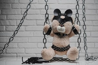 BDSM alapok kezdőknek: Így fedezd fel a benned rejlő alázatosságot!